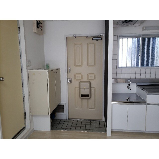 物件内観写真17　(落ち着いた玄関です)