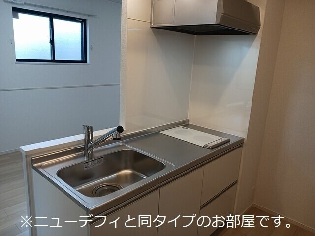 物件内観写真10　(コンパクトなキッチンで掃除もラクラク)