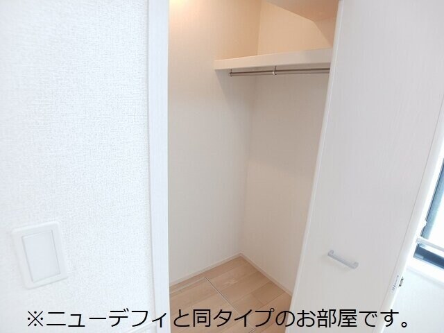 物件内観写真15　(大きなスペースがあり、収納には困りません)