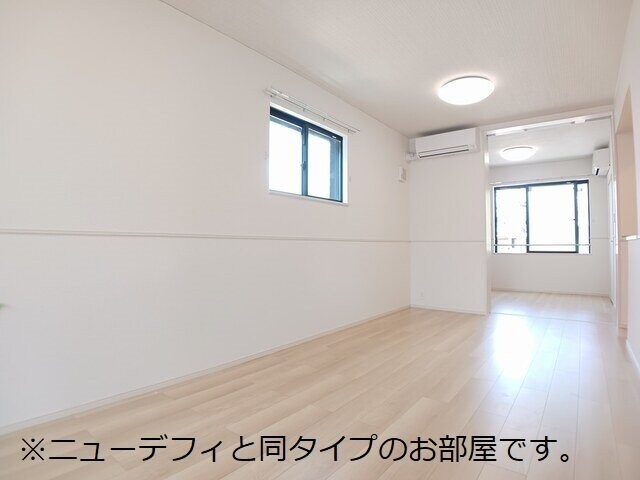 物件内観写真9　(居間です)