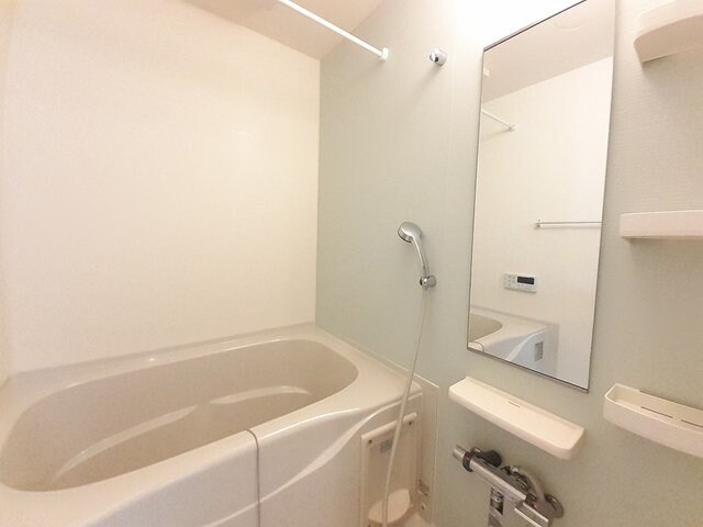 物件内観写真11　(落ち着いた空間のお風呂です)