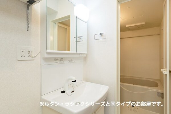 洗面・脱衣所(コンパクトで使いやすい洗面所)