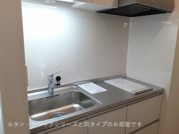 キッチン(コンパクトなキッチンで掃除もラクラク)