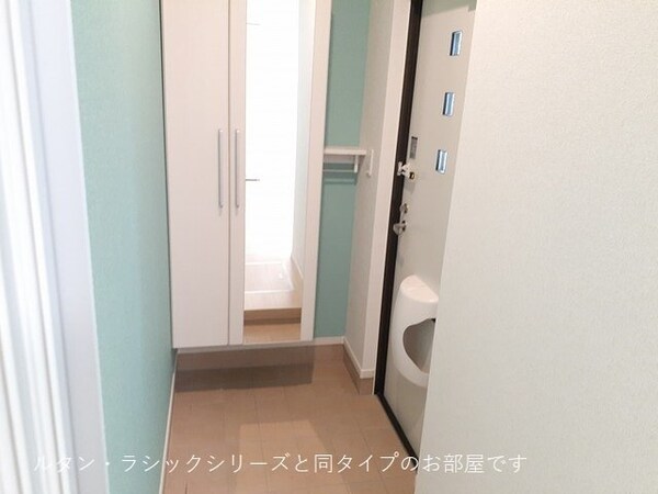 玄関(明るい玄関です)