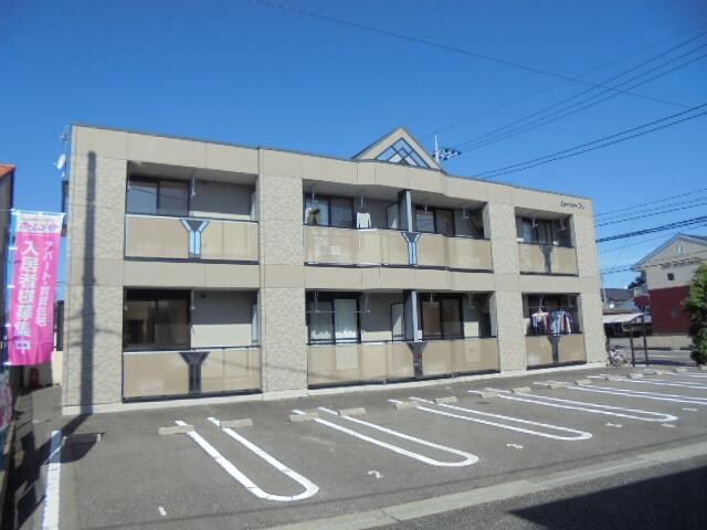 物件外観写真2　(外観写真（昼）)