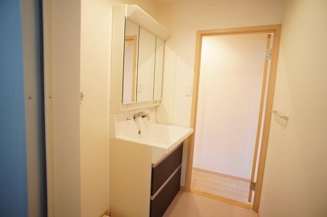 物件内観写真13　(使いやすい洗面所です)