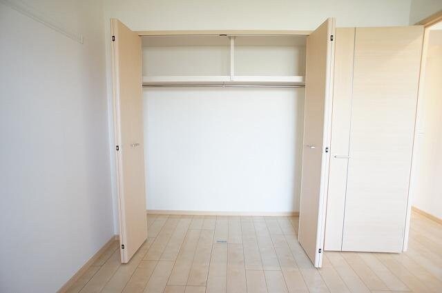物件内観写真15　(たっぷりとした収納スペースです)