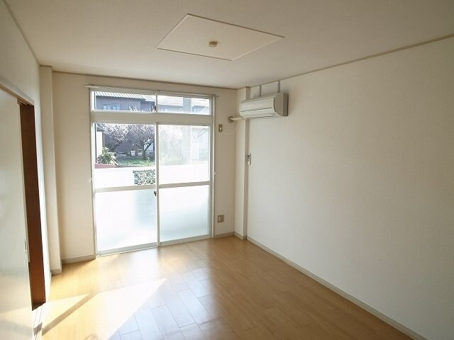 物件内観写真9　(きれいな内装です)