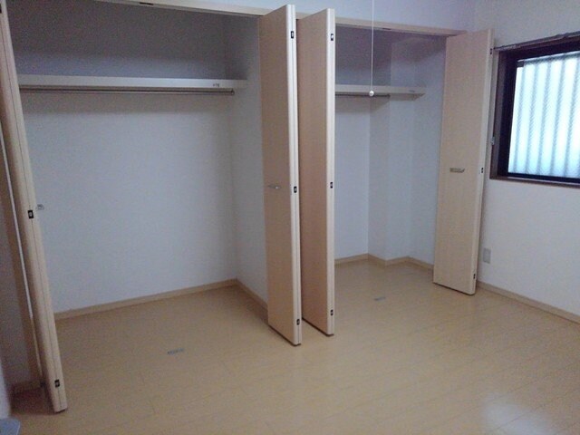 物件内観写真17　(収納豊富です)