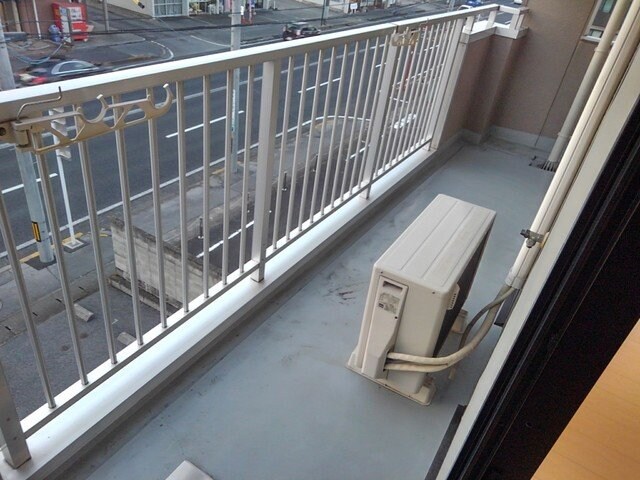 物件内観写真19　(落ち着いた時間を過ごせるバルコニーです)