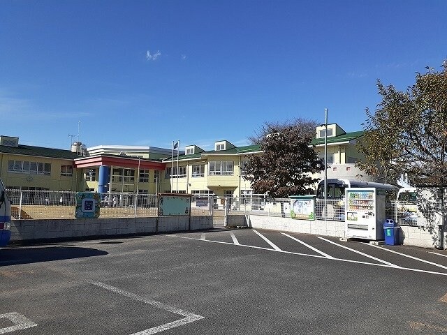 物件外観写真4　(すずめ幼稚園まで450m)