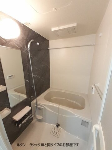 物件内観写真11　(お風呂で日々の疲れを落としましょう)