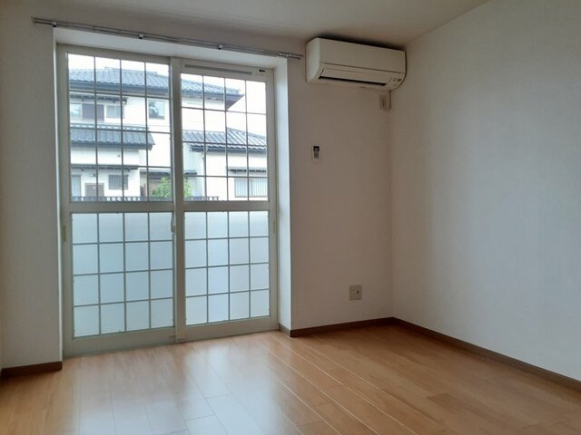 物件内観写真9　(おしゃれなリビングです)