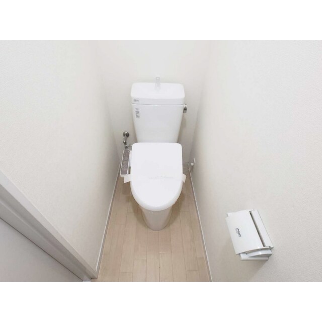 物件内観写真12　(落ち着いたトイレです)