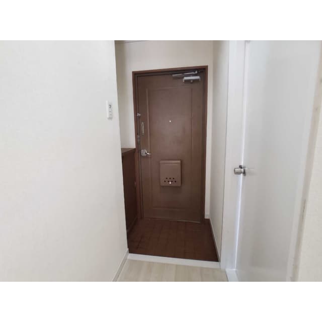 物件内観写真20　(ゆったりとした玄関です)