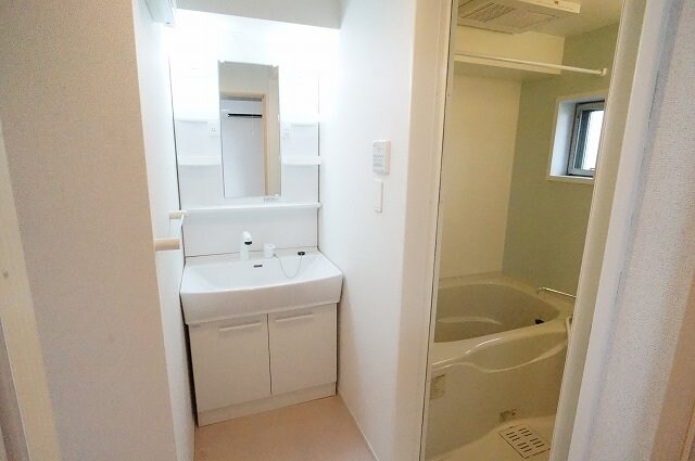 物件内観写真14　(脱衣スペースもあります)