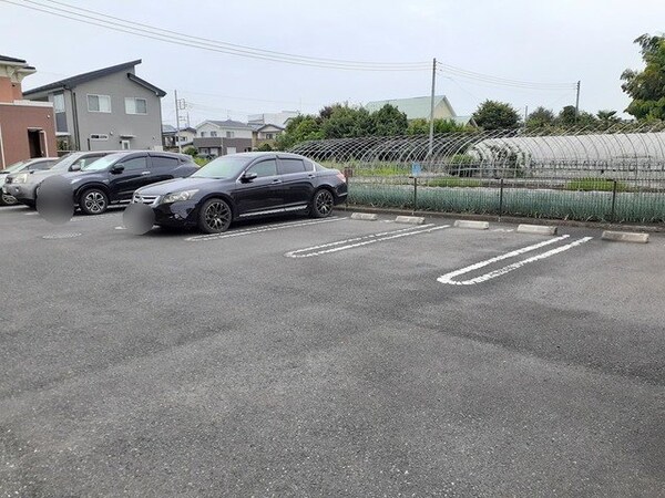 駐車場(駐車場です)