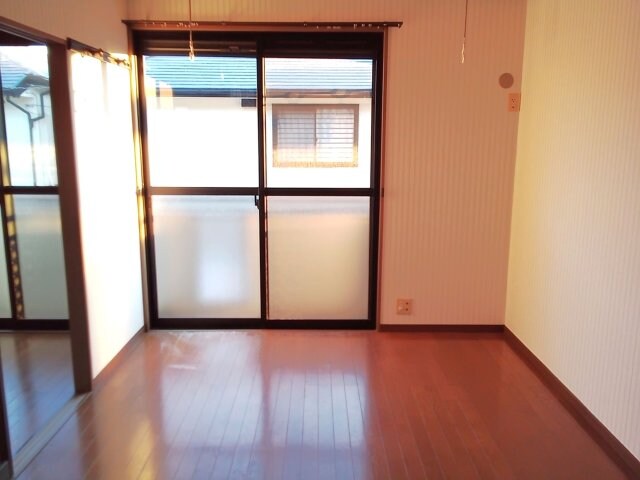 物件内観写真4　(おしゃれなリビングです)