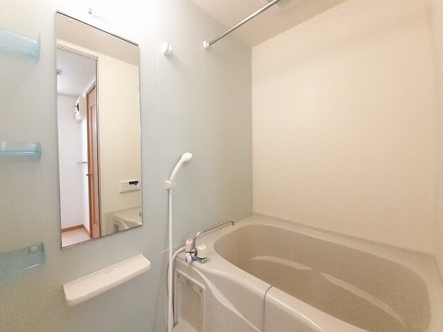 物件内観写真11　(お風呂で日々の疲れを落としましょう)