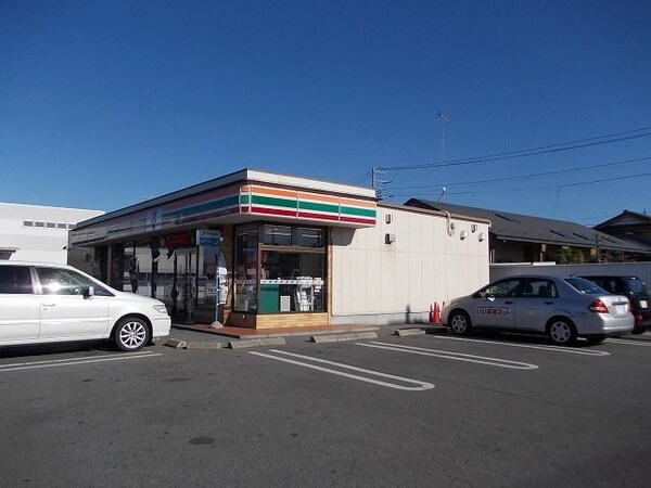 周辺環境(セブンイレブン鶴田中央店まで550m)