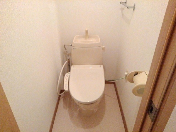 トイレ(ゆったりとした空間のトイレです)