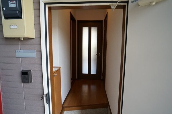 玄関(収納もある玄関です)