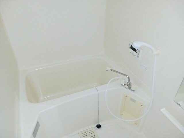 物件内観写真11　(きれいなお風呂です)