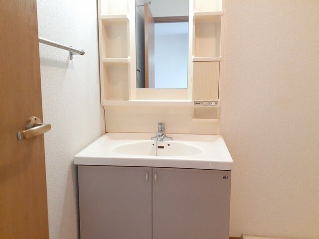 物件内観写真12　(使いやすい洗面所です)