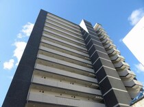 大阪メトロ御堂筋線 大国町駅 15階建 築9年の外観写真