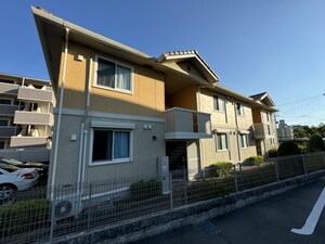 ウエストハイツ外観写真