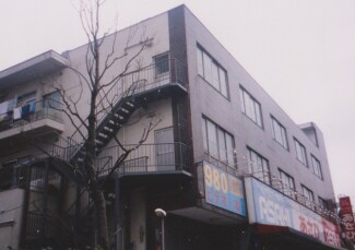 大和マンションの物件外観写真