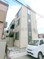 2019年8月築　木造地上3階建て総戸数11戸　オートロック