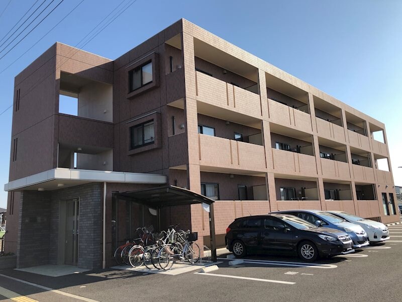 グレイスコート岡台の物件外観写真
