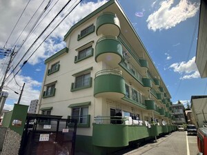 赤羽ハイツ２号棟外観写真