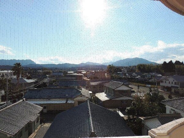 居室(※写真は４階からの景色です。)