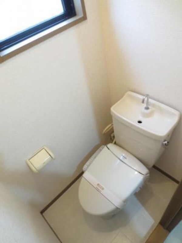 トイレ(別号室の写真です)