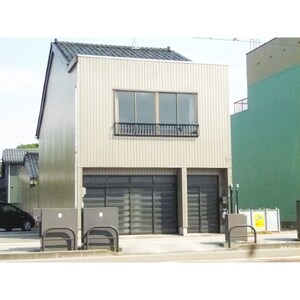 高岡市本丸町貸家外観写真