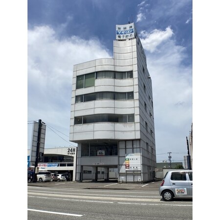 マイコンビル外観写真