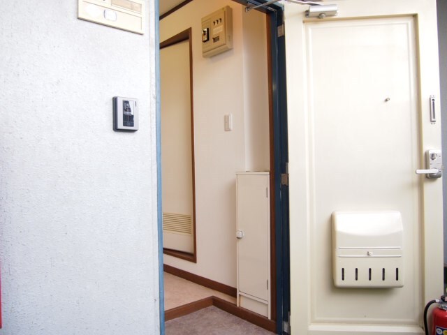 物件内観写真13　(玄関)