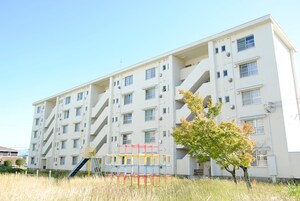 ビレッジハウス城南２号棟外観写真