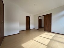 鹿7＿01＿on 長嶺小学校入口 2階建 築37年の外観写真