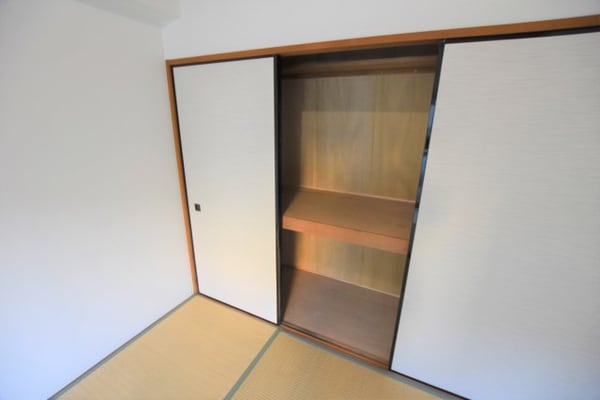 収納(参考写真（同物件別部屋）)