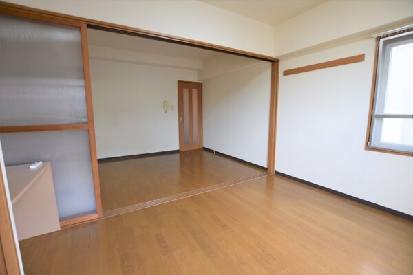 居室(参考写真です（改装中）)