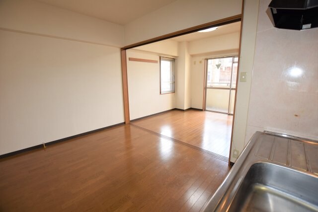 物件内観写真7　(参考写真です（改装中）)