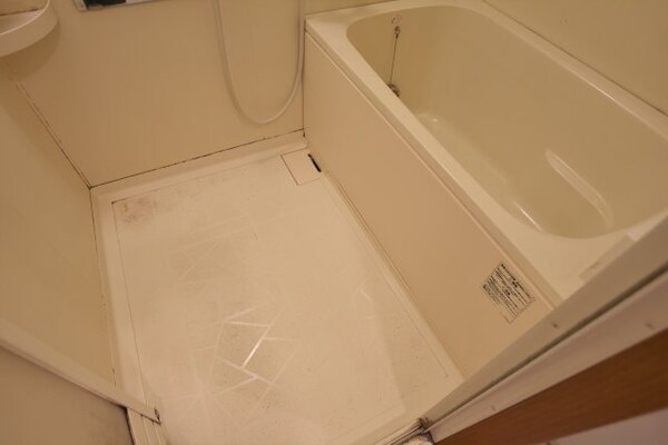 浴室(参考写真です（改装中）)