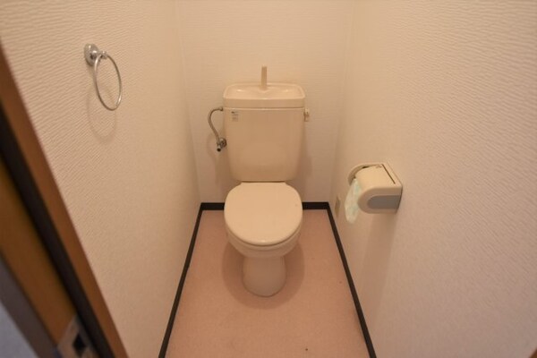 トイレ(参考写真です（改装中）)