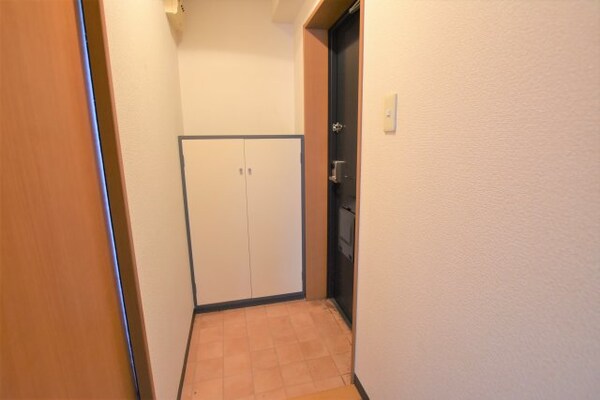 玄関(参考写真です（改装中）)