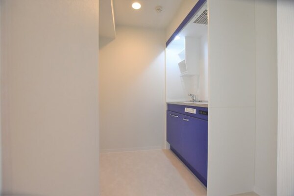 その他(偶数階キッチンは赤色です。)