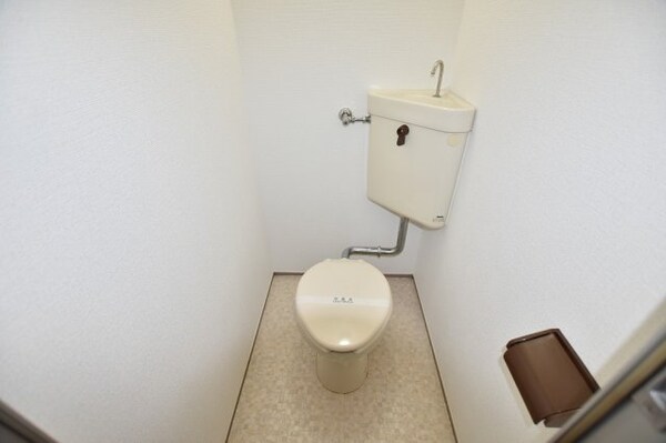 トイレ(参考写真（同物件別部屋）)