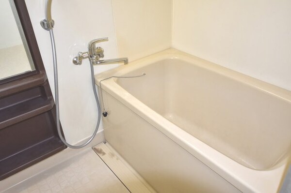 浴室(参考写真（同物件別部屋）)